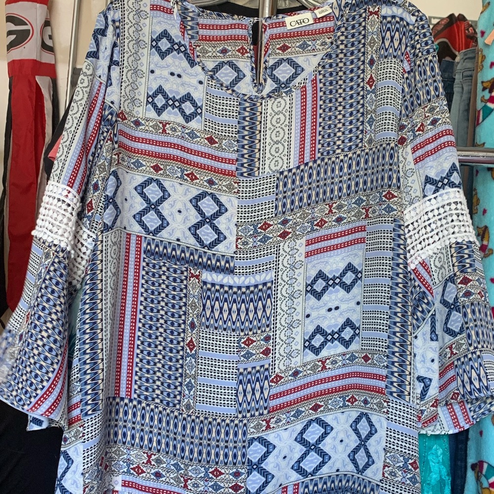 Cute flowy shirt